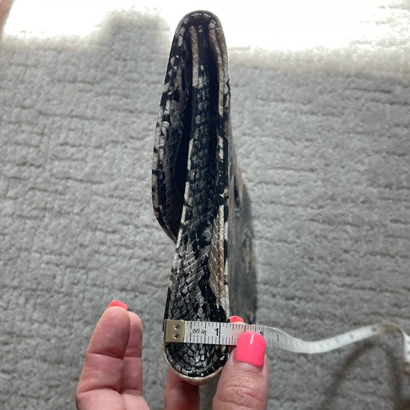 Nine West Python Snake Skin Envelope Clutch Handbag {Pre-Owned} - Picture 9 of 10